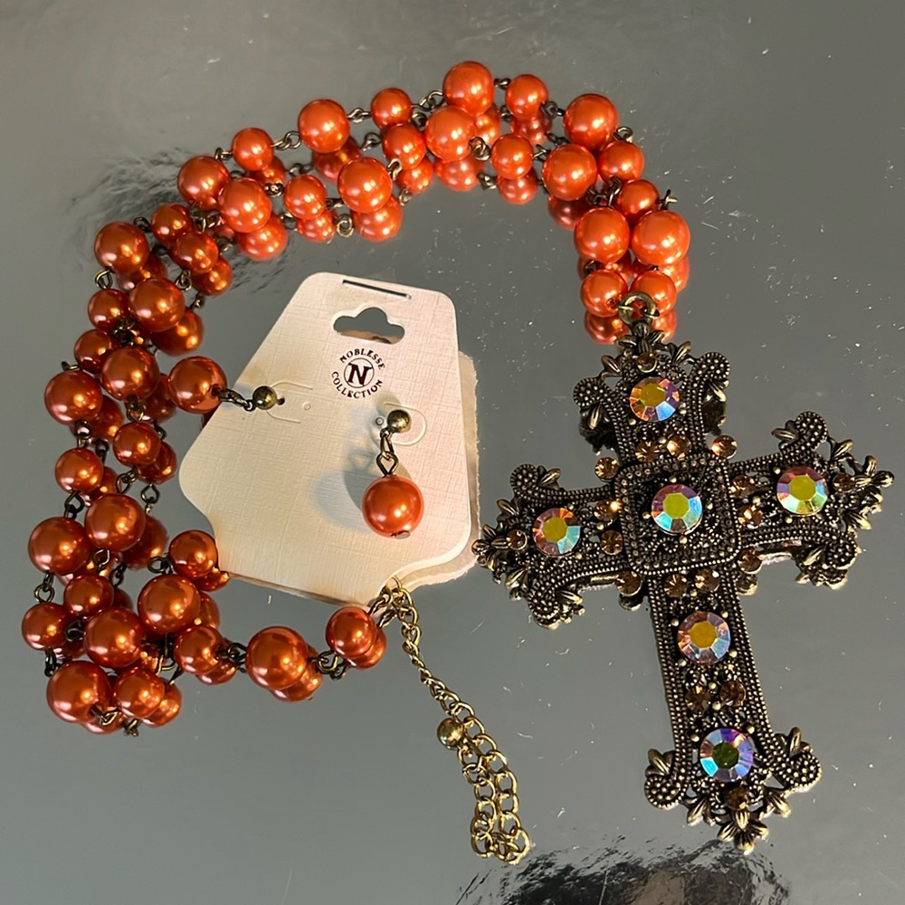 NOBLESSE 2003 COLLECTION CROSS NECKLACE AND EARRING SET NEW ON CARD GORGEOUS!!